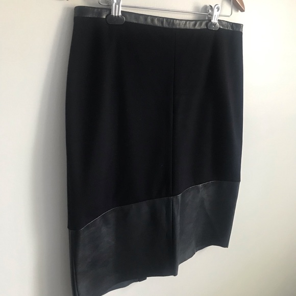 Navy Danier Pencil Skirt - Picture 2 of 3